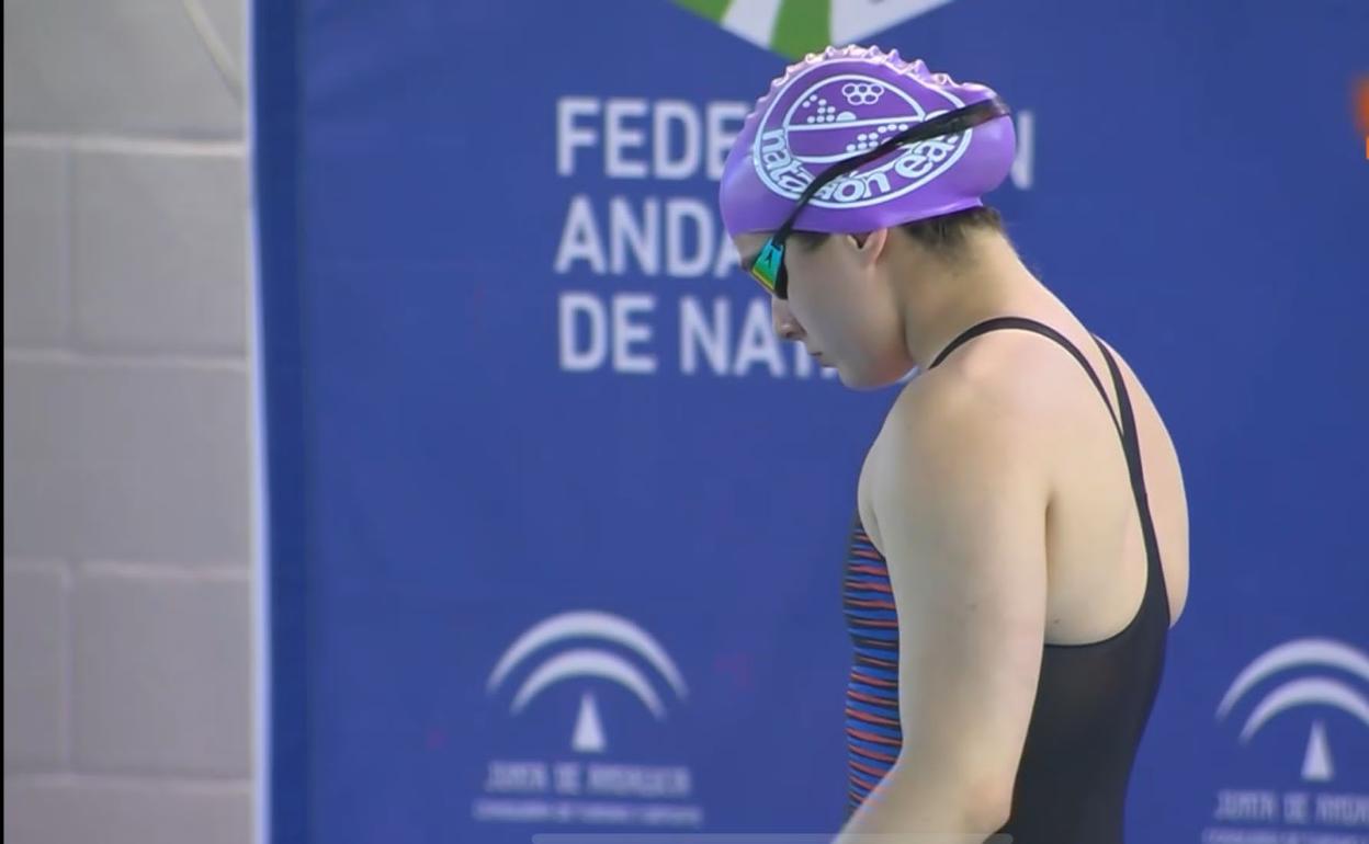 La nadadora del Easo Maider Redin, antes de competir en una de las pruebas. 