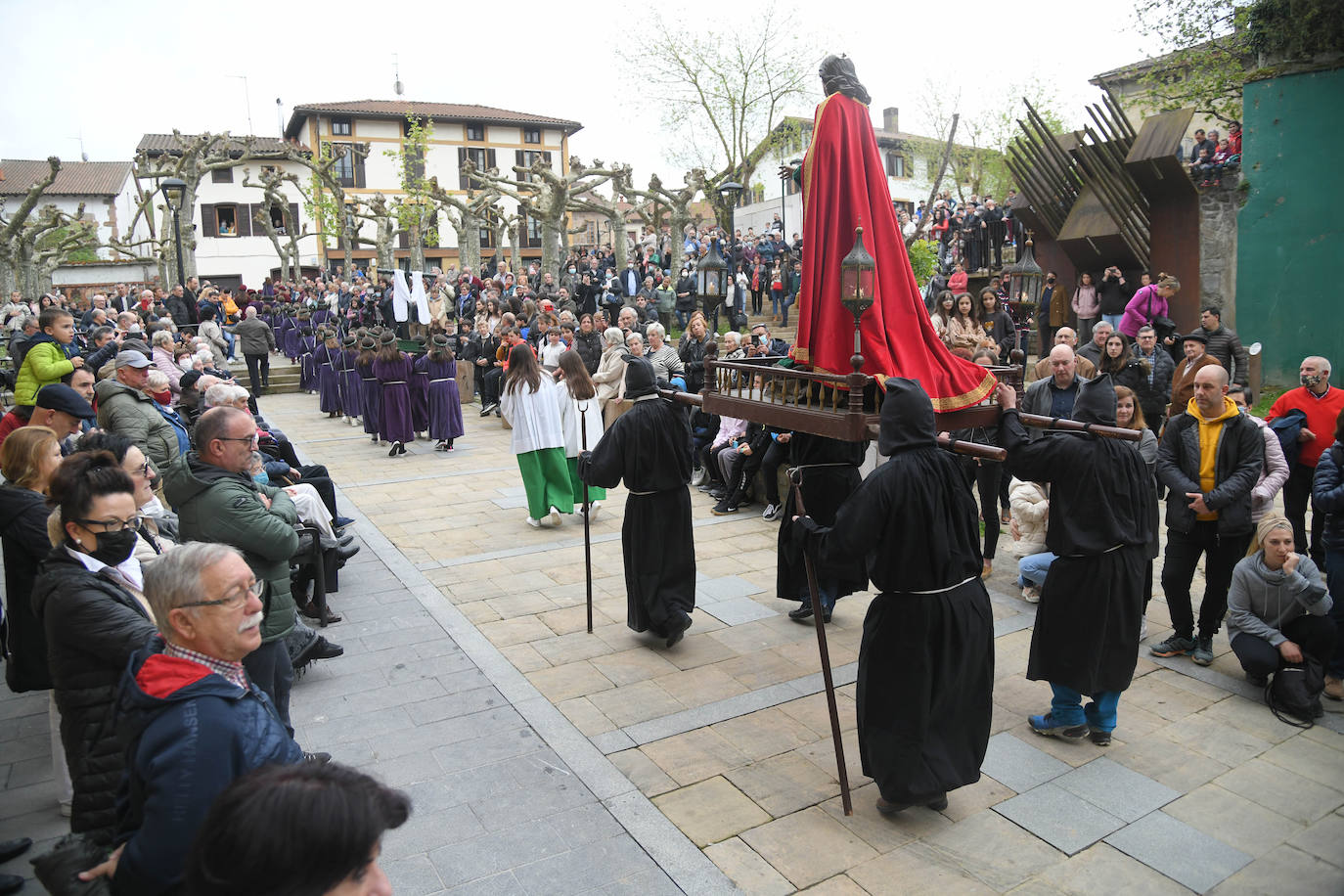 Fotos: Segura revive su tradicional procesión de Jueves Santo