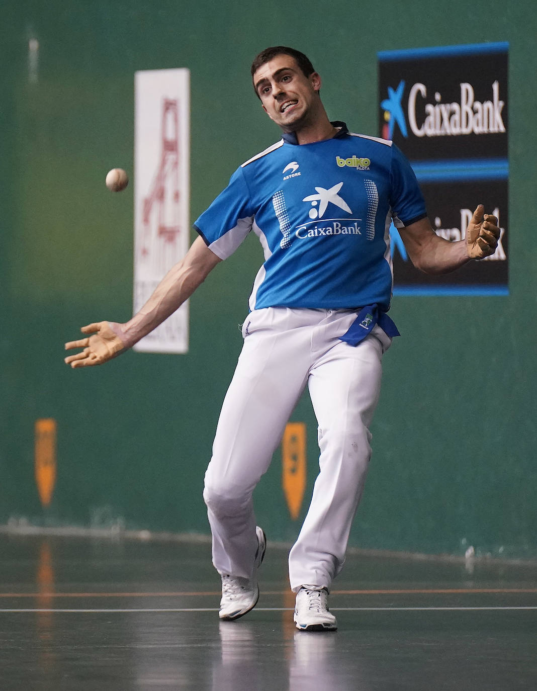 Fotos: Ezkurdia se encuentra con demasiadas facilidades