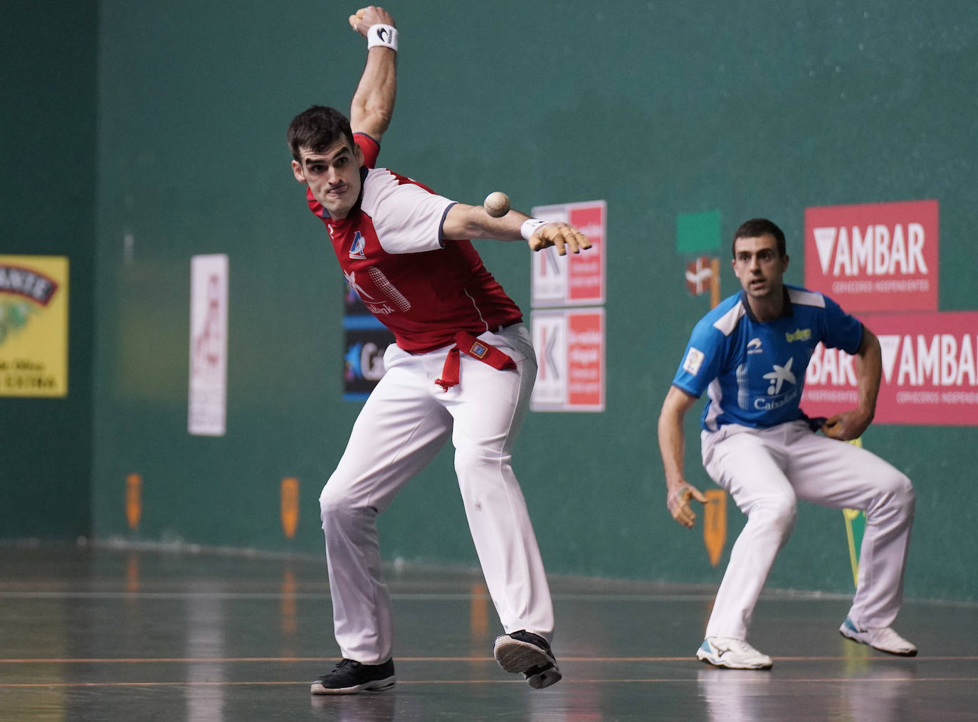 Fotos: Ezkurdia se encuentra con demasiadas facilidades