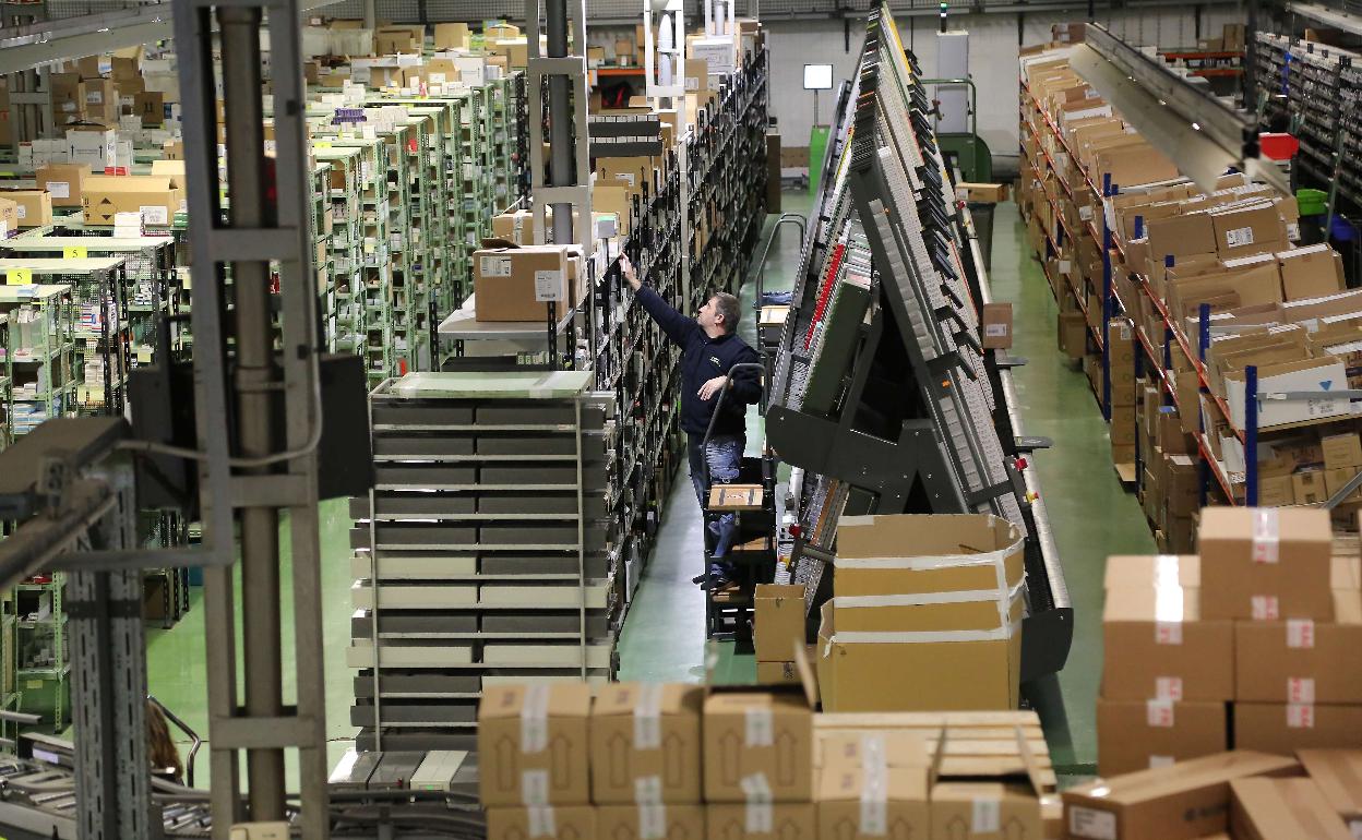 El mayor crecimiento interanual se produce en la rama de Coquerías y refino de petróleo, con una subida del 60,9%. 