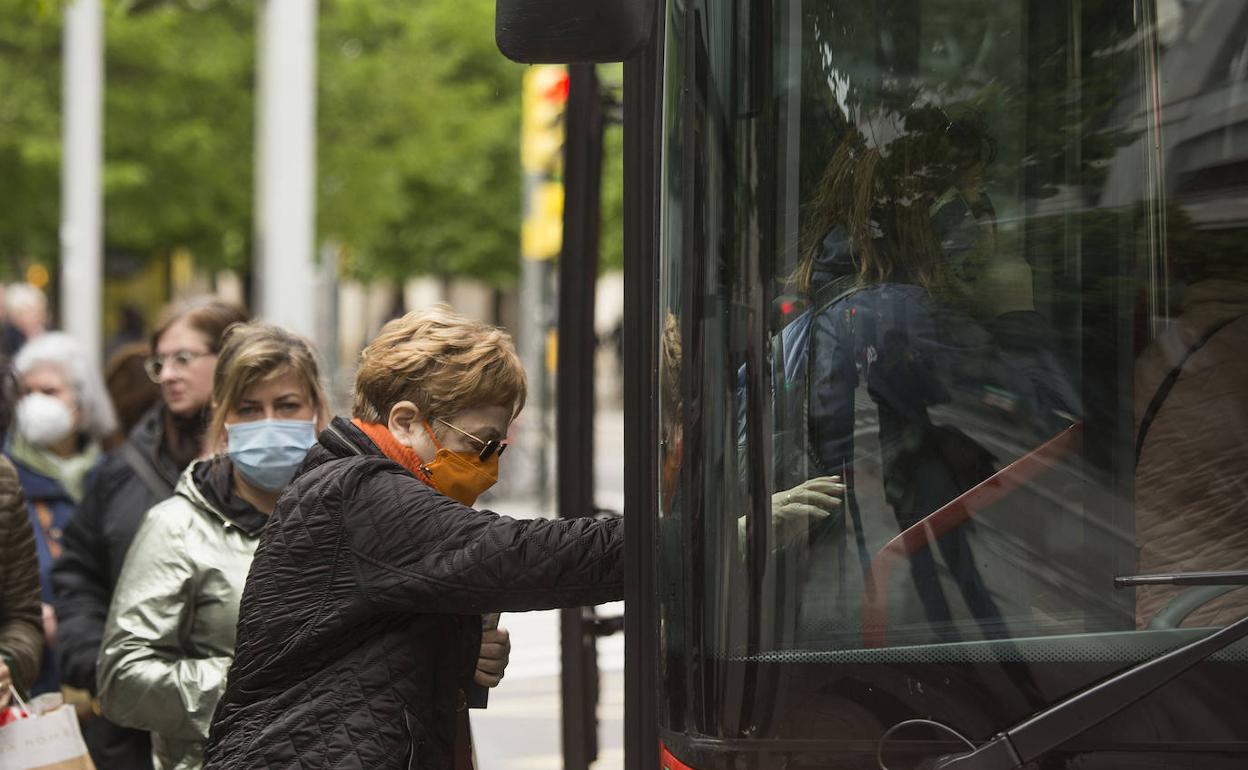 Félix Zubia: «Las personas vulnerables deben protegerse más ahora y usar mascarillas FFP2»