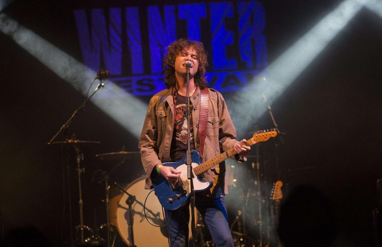 Ovidi Tormo, cantante de Los Zigarros, en el concierto de 2013 del Winter Festival en Ficoba. 