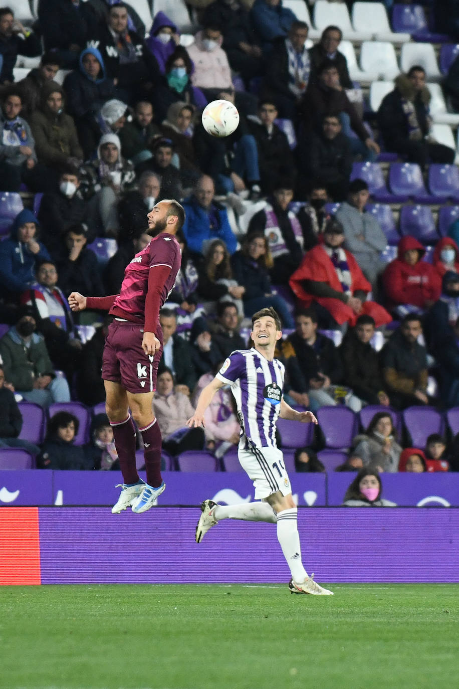 Fotos: El Sanse vence al Valladolid (1-2)