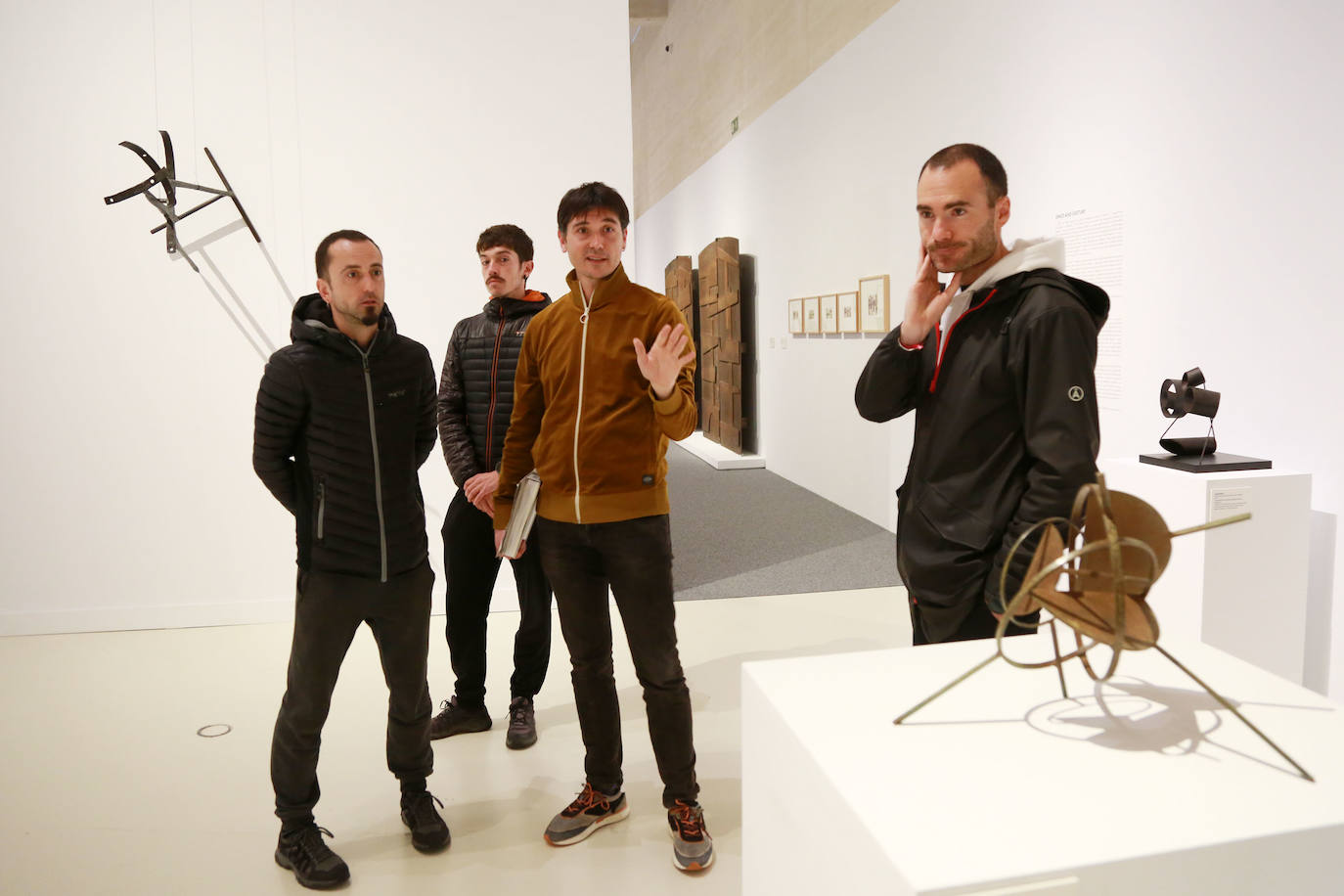 Fotos: Kukai dialoga con Chillida y Oteiza en la exposición de San Telmo