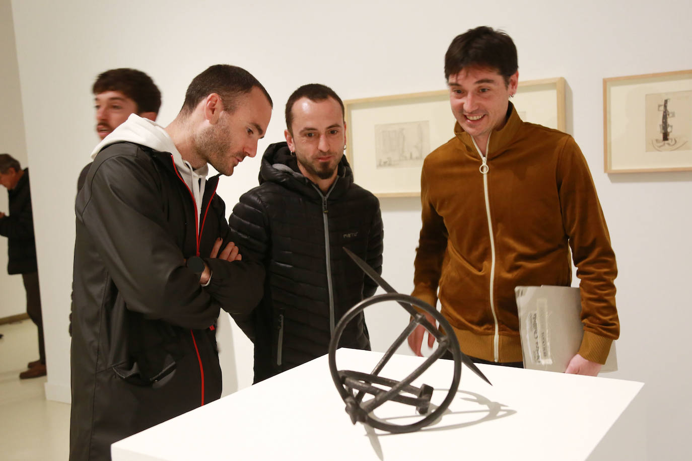 Fotos: Kukai dialoga con Chillida y Oteiza en la exposición de San Telmo