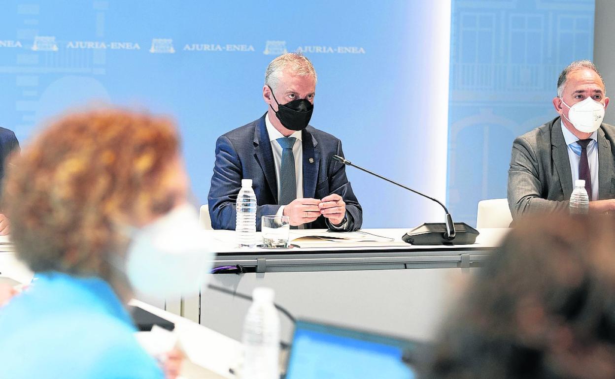 Urkullu, este miércoles por la mañana en la reunión del Consejo Vasco de Universidades, antes de dar positivo. 