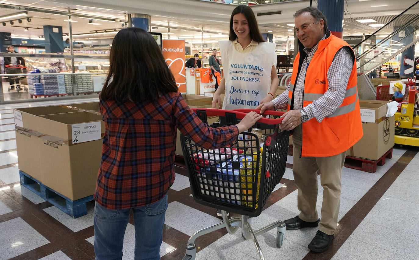 Fotos: Campaña de recogida del Banco de Alimentos de Gipuzkoa