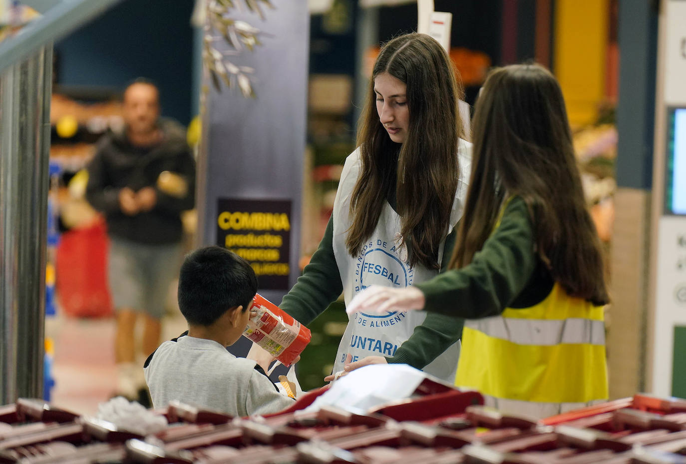 Fotos: Campaña de recogida del Banco de Alimentos de Gipuzkoa