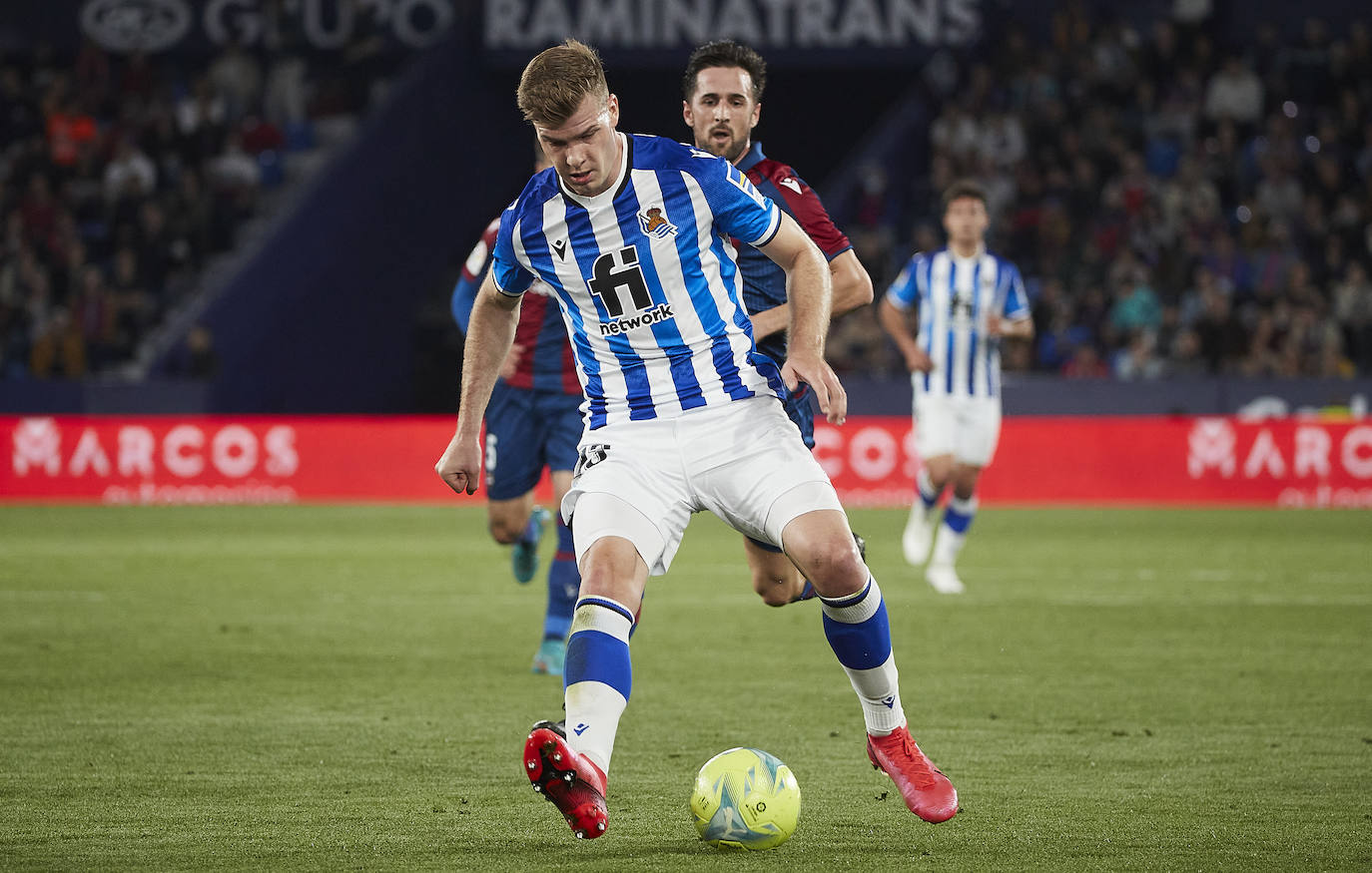 Fotos: El Levante - Real Sociedad, en imágenes