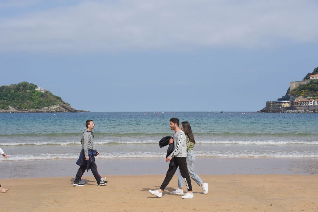Fotos: Donostia disfruta de un sábado soleado y de agradables temperaturas
