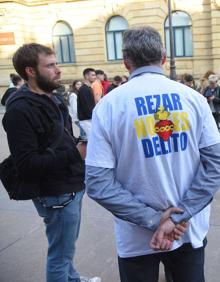 Imagen secundaria 2 - Acto en defensa del aborto en Donostia para contrarrestar una convocatoria en contra
