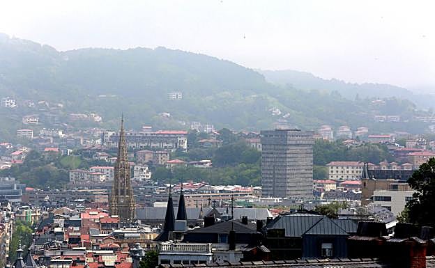 Las nubes bajas sobre San Sebastián.