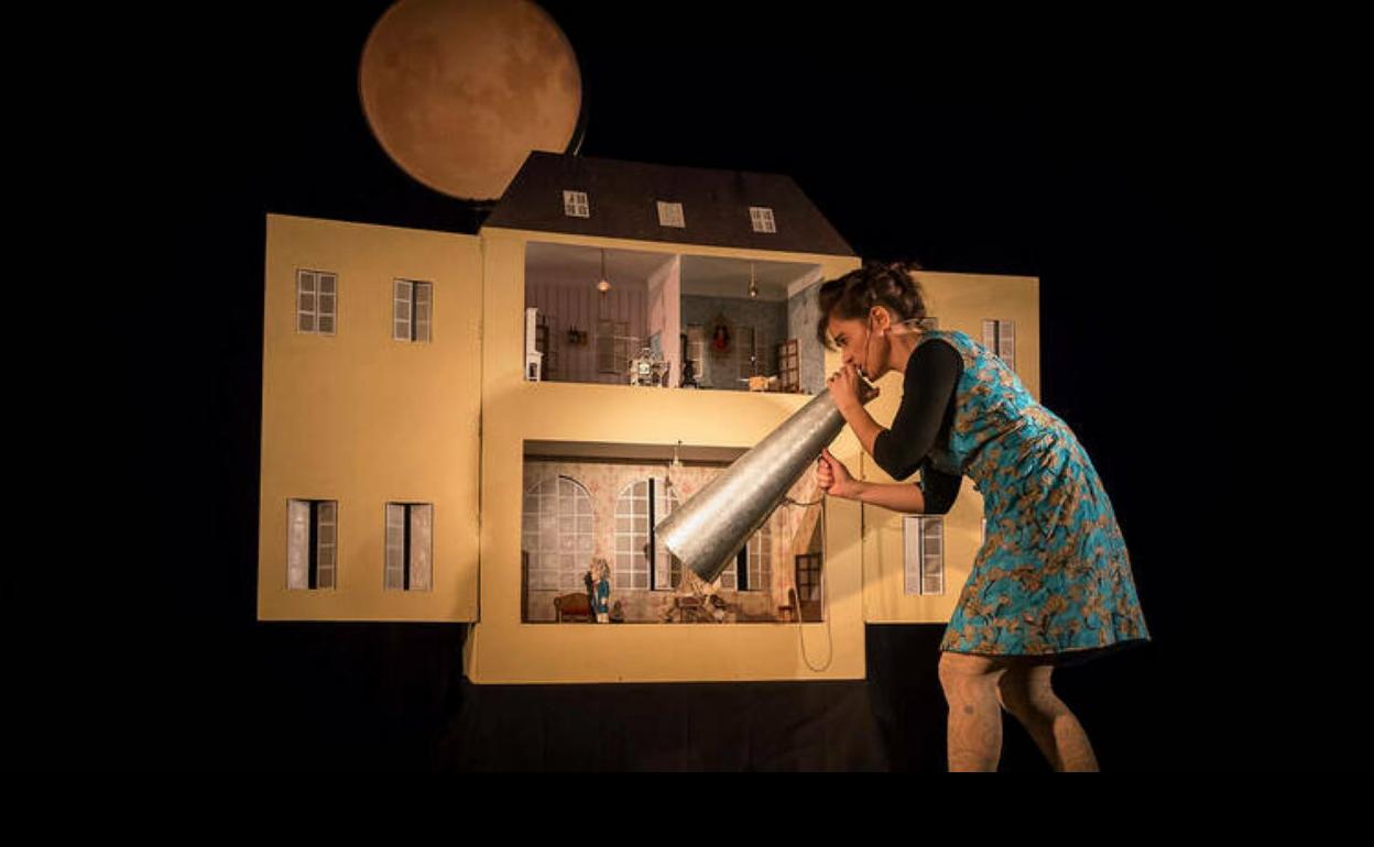 El teatro de títeres vuelve al Topic con una propuesta familiar de Babel Teatro, que experimenta con la vida de Ludwig van Beethoven. 