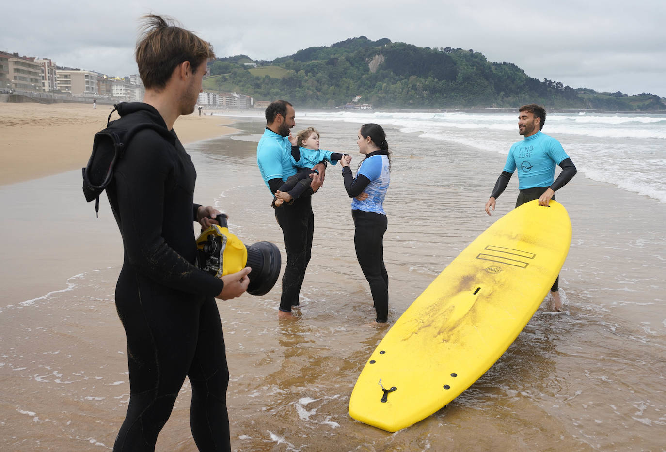 Fotos: Danele, en la tabla y con una sonrisa