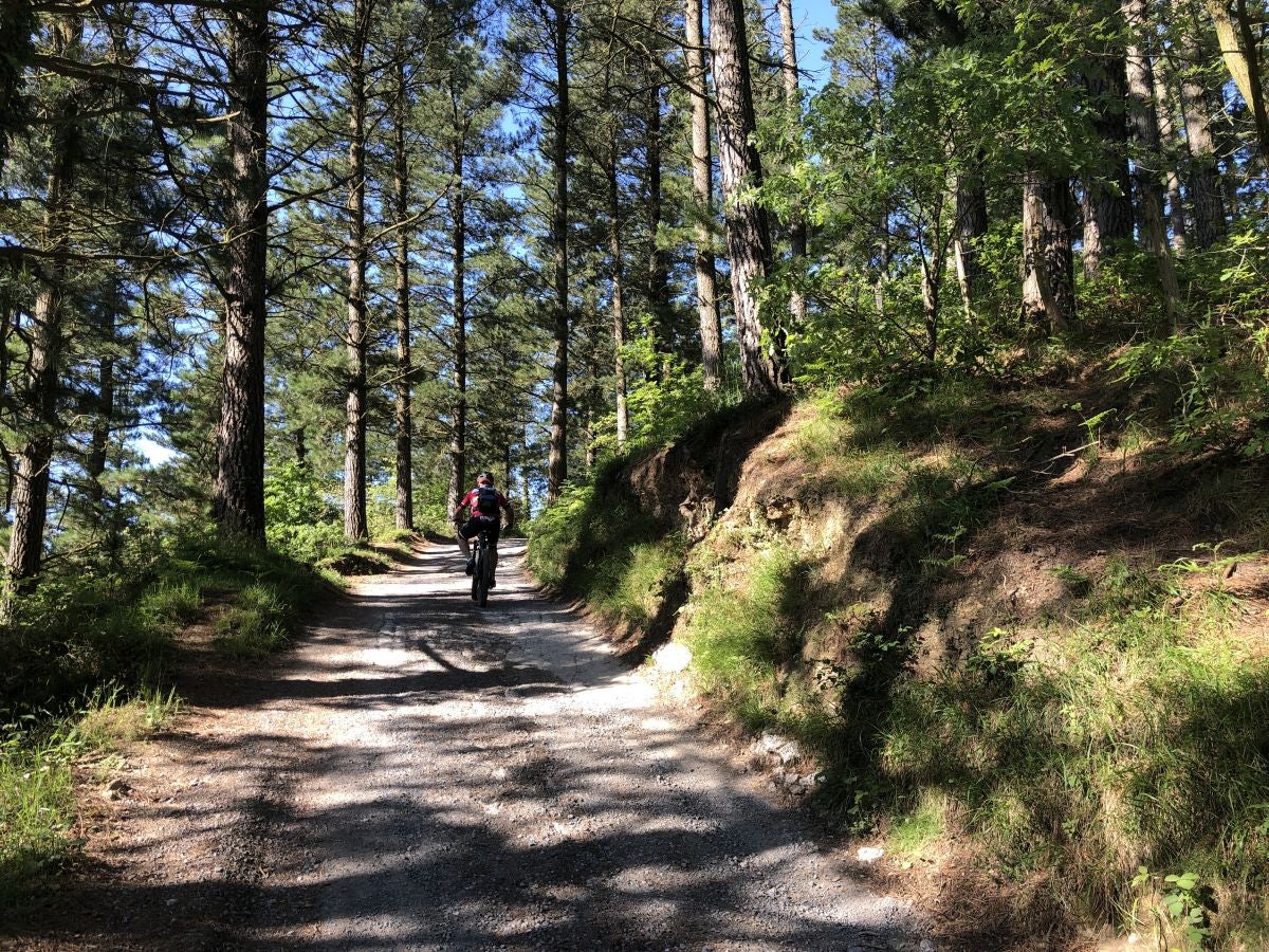 Fotos: Aitzorrotz, una cima con mucha historia