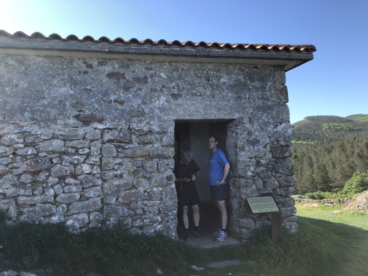 Fotos: Aitzorrotz, una cima con mucha historia