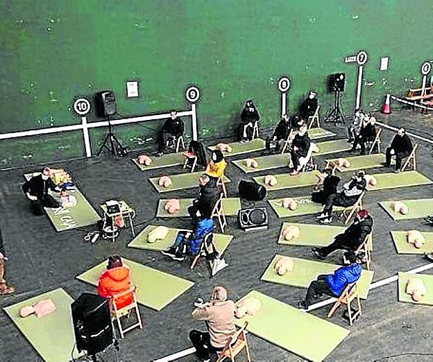 La jornada de formación se llevó a cabo en el frontón. 