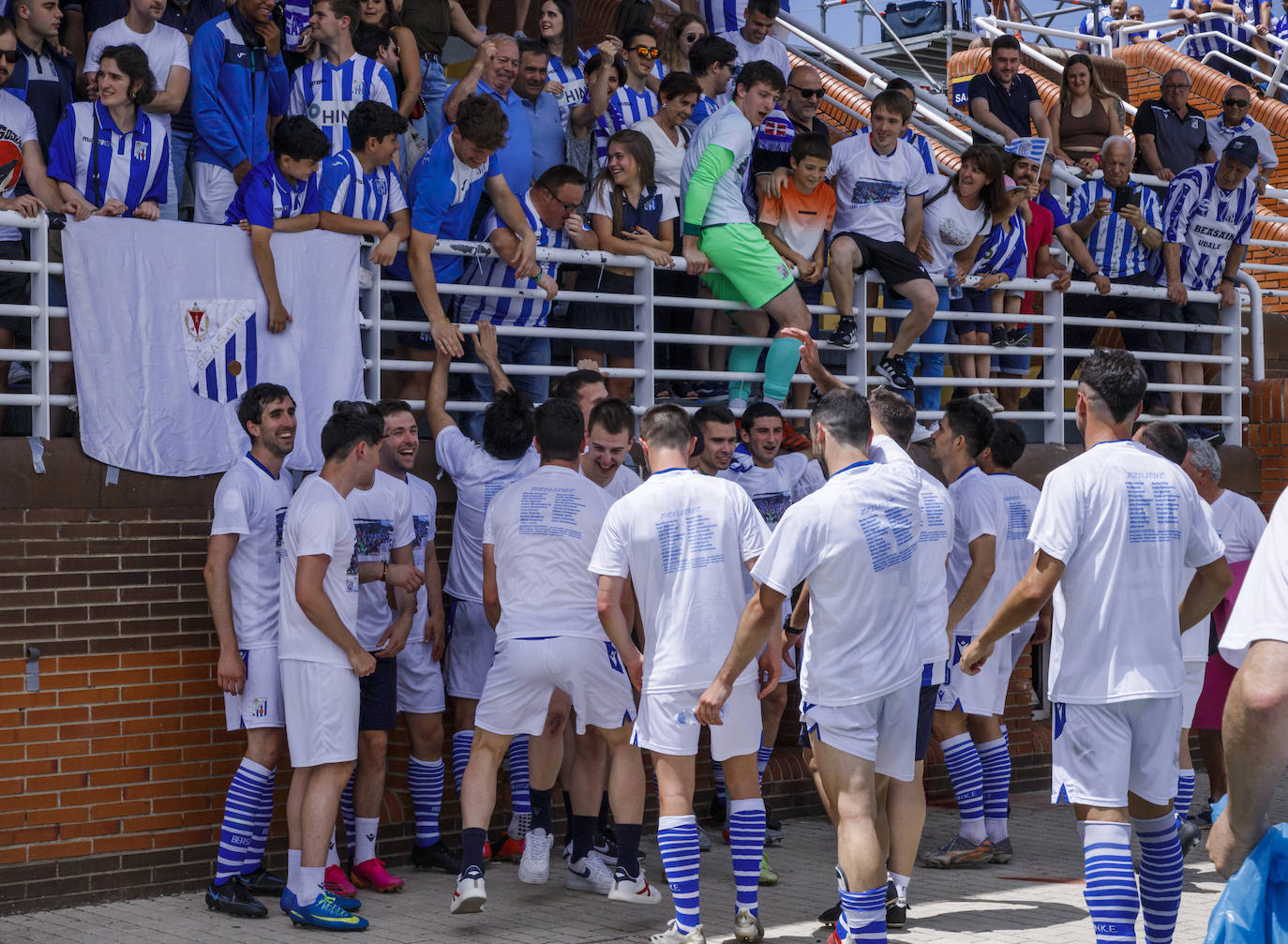 Fotos: El Beasain hace historia y asciende a Segunda RFEF