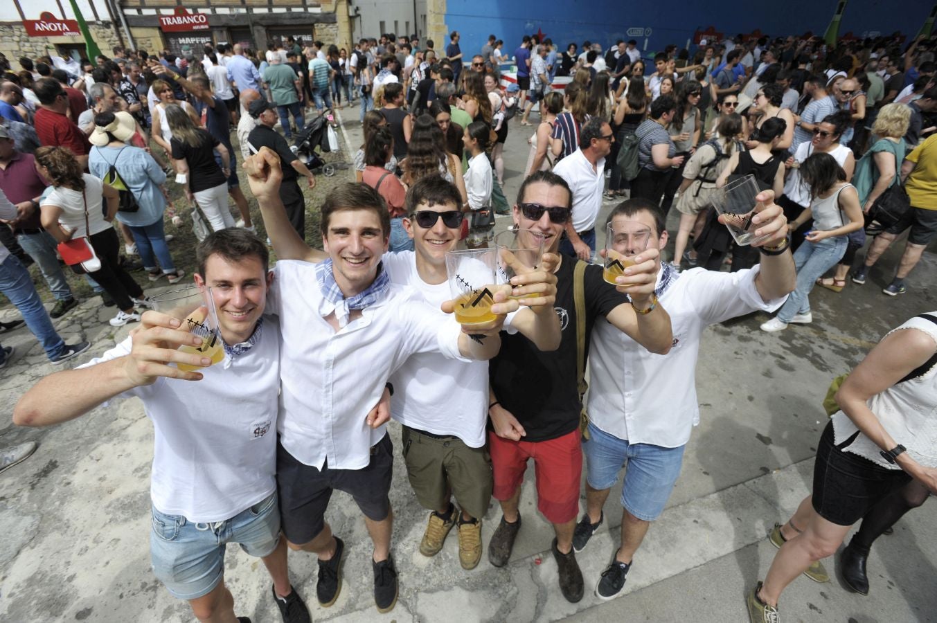 Fotos: Sagardo egun jendetsua Usurbilen