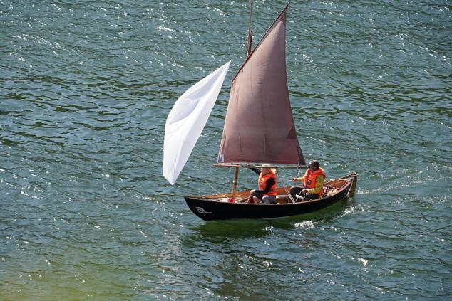 Fotos de los barcos del Itsa FEstibala en La bahía de Pasaia