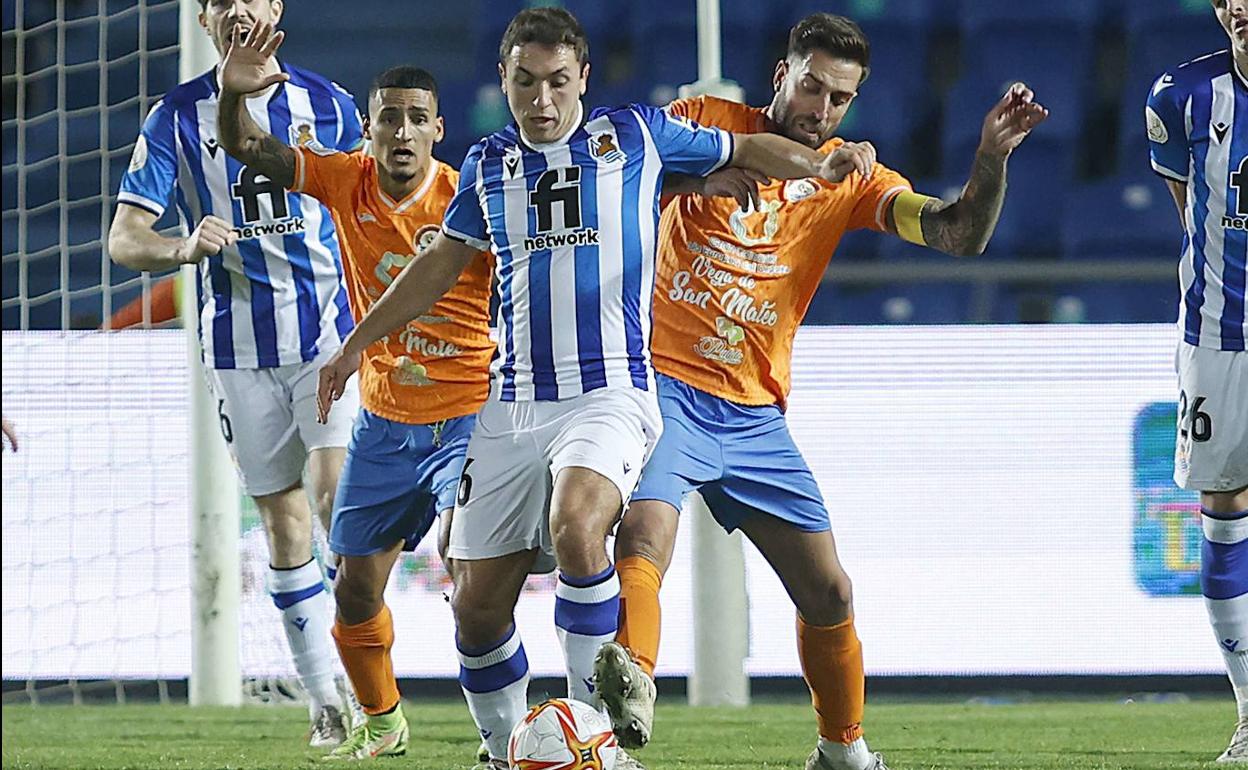 Olasagasti, durante un partido de Copa con el primer equipo de la Real contra el Panadería Pulido.