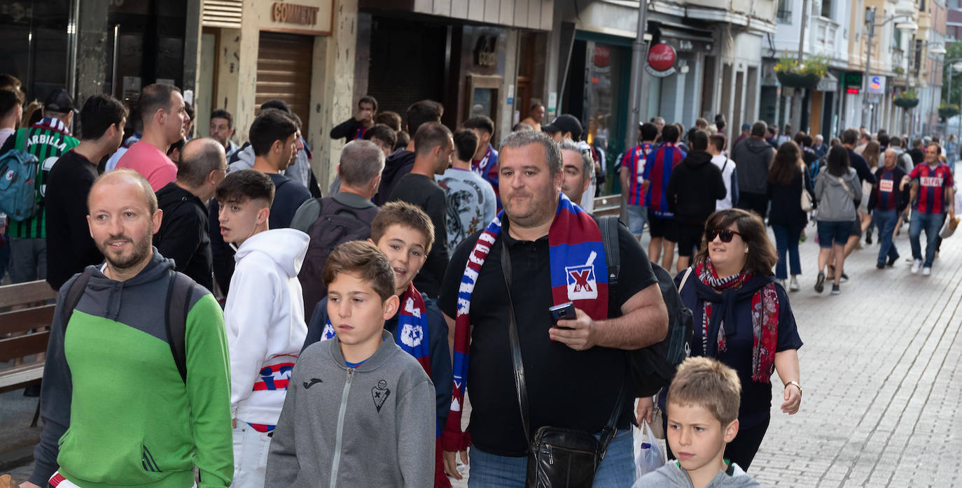 Fotos: La afición se vuelca con el Eibar
