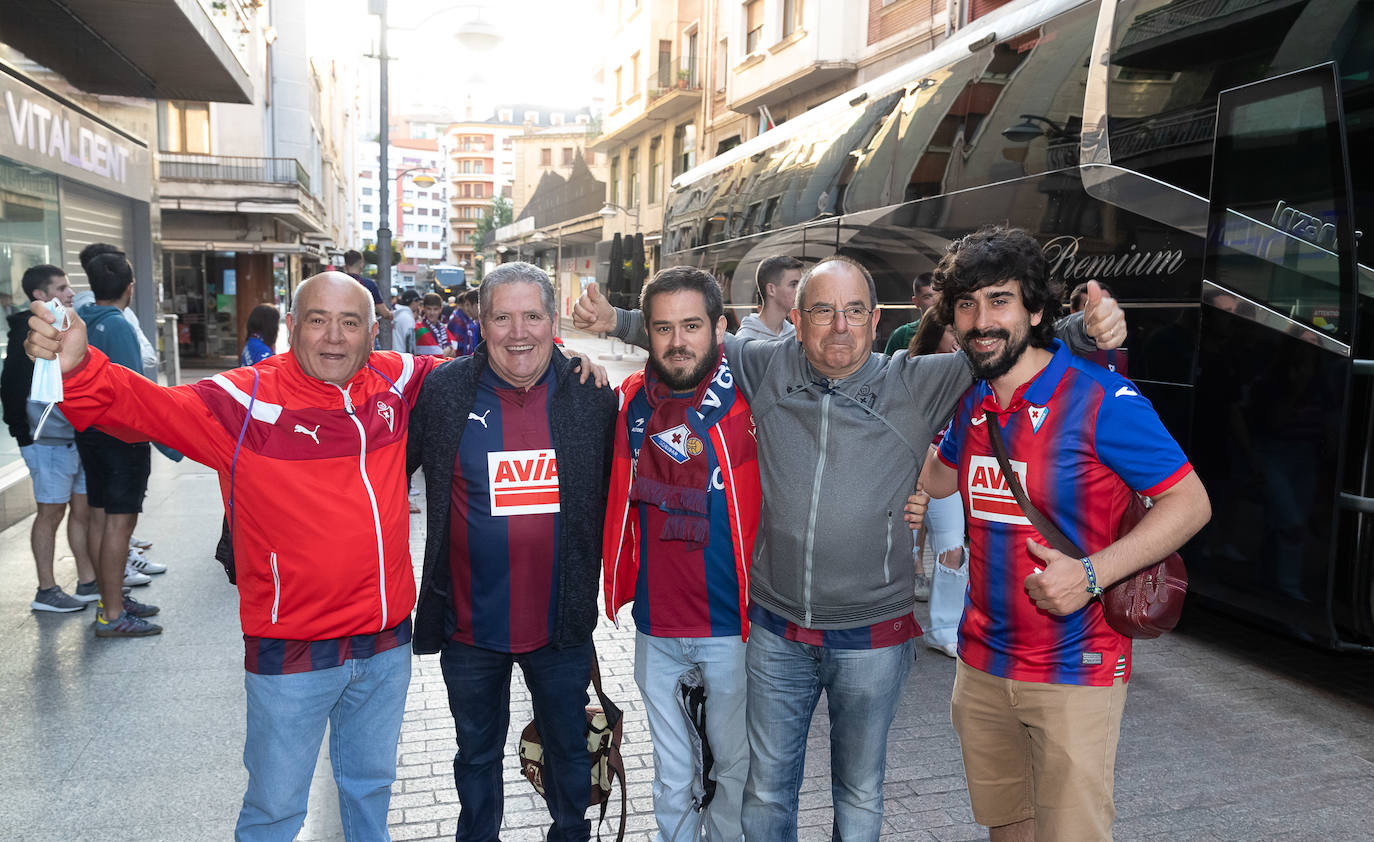 Fotos: La afición se vuelca con el Eibar