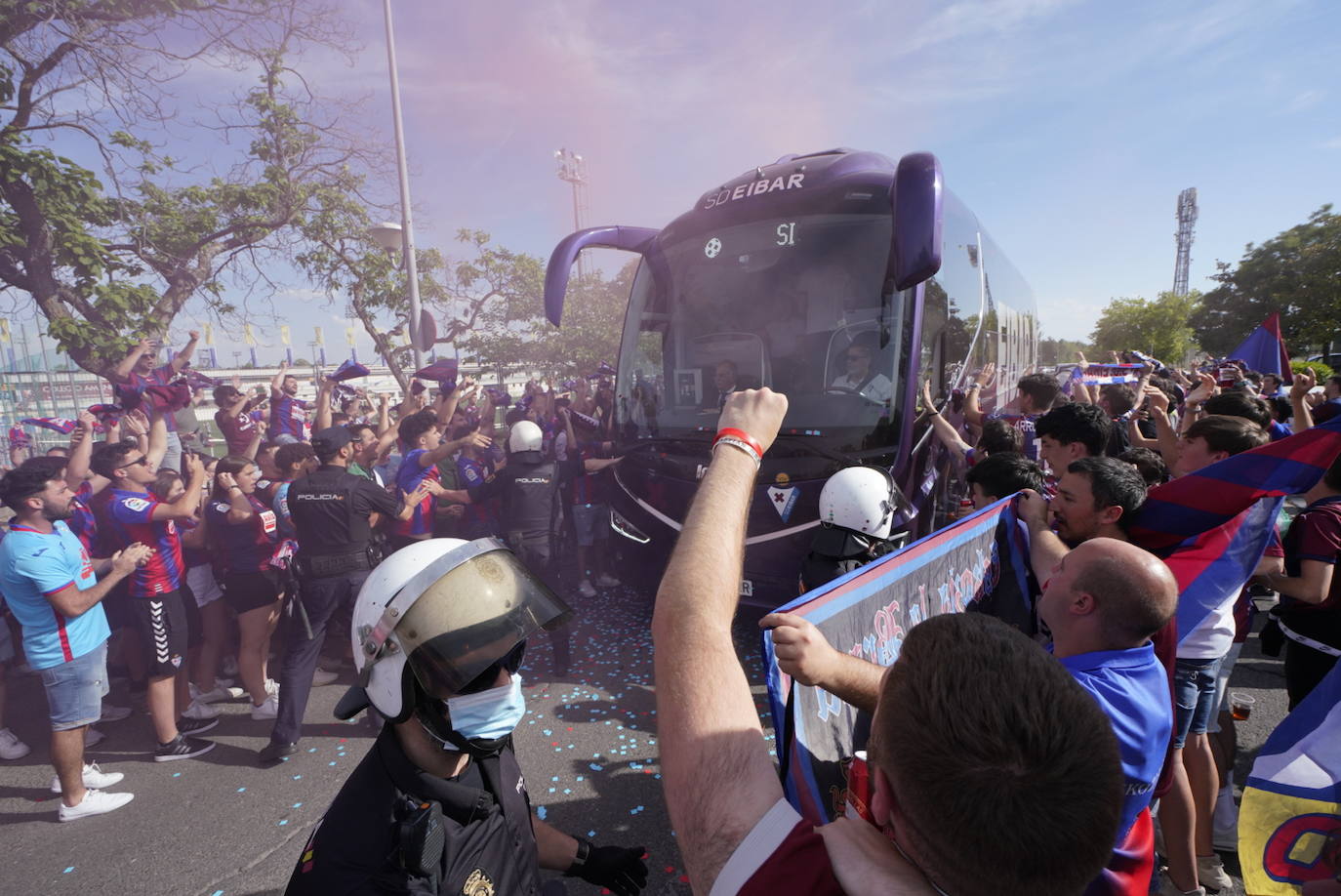 Fotos: La afición se vuelca con el Eibar