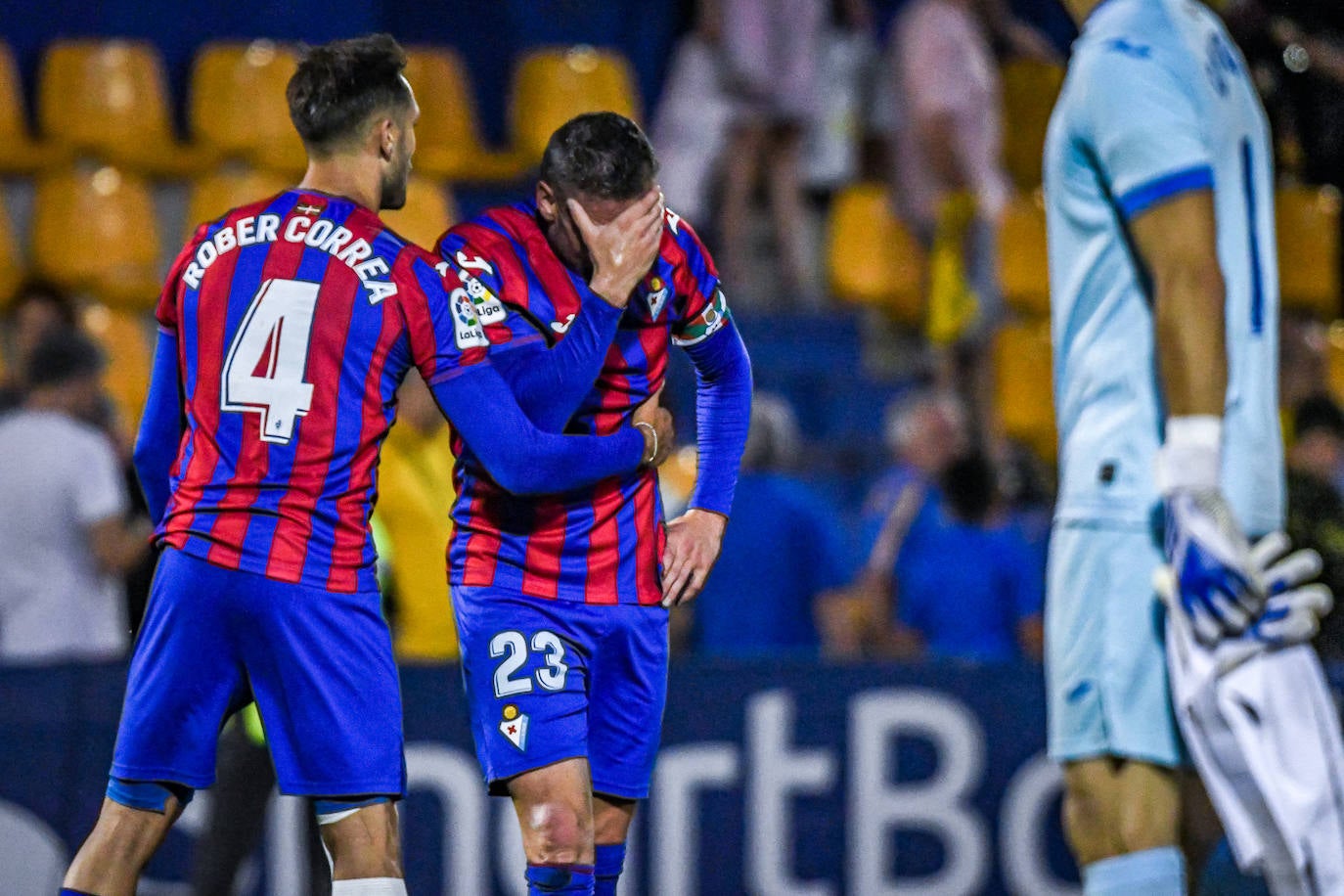 Fotos: Las imágenes del partido entre el Alcorcón y el Eibar