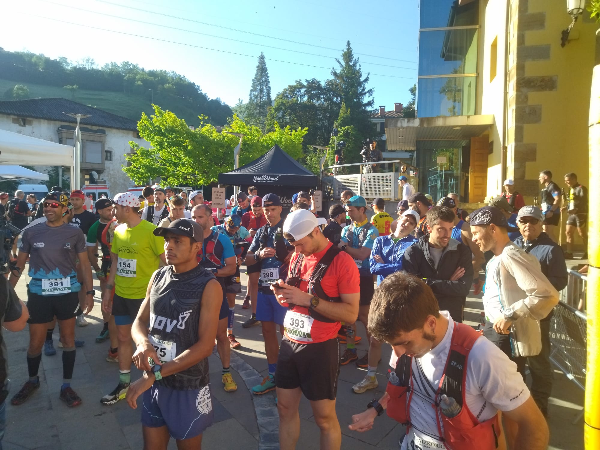 Concentración entre los corredores a punto de salir. 