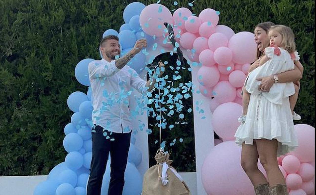 Cristian Portugués y Judith Vizcaya serán padres de un hijo