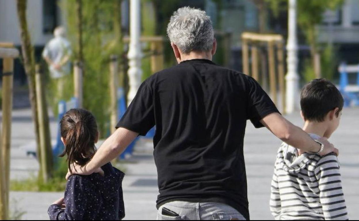 El Tribunal Supremo  fija que los hombres cobren el complemento de maternidad desde el inicio de la pensión