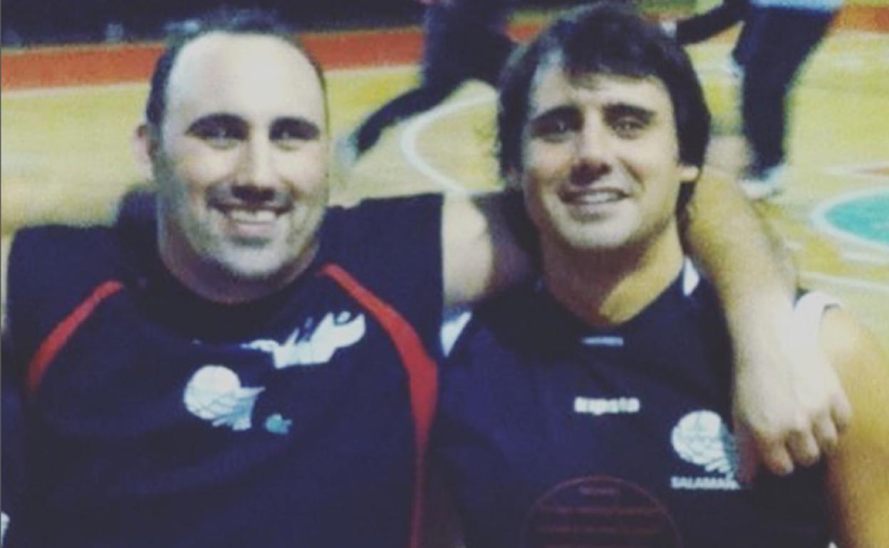 Ion Aramendi con su hermano, enfermo de esclerosis múltiple