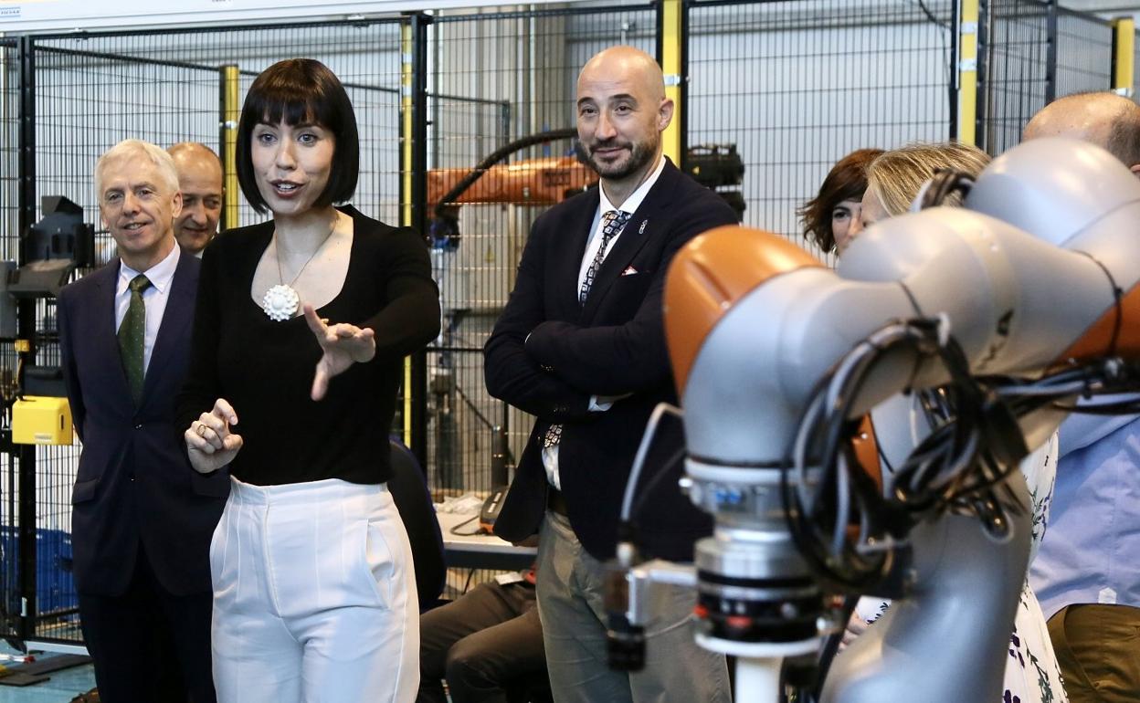 La ministra de Ciencia e Innovación, Diana Morant, visitó ayer las instalaciones de Tekniker. 