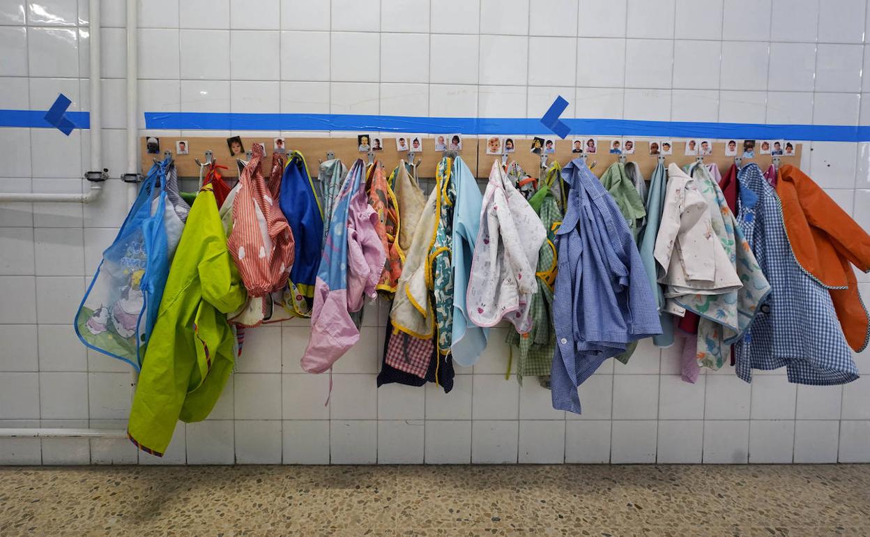 Eduación trabaja en los futuros ratios del sistema público vasco de educación que engloba a las dos redes de enseñanaza. 