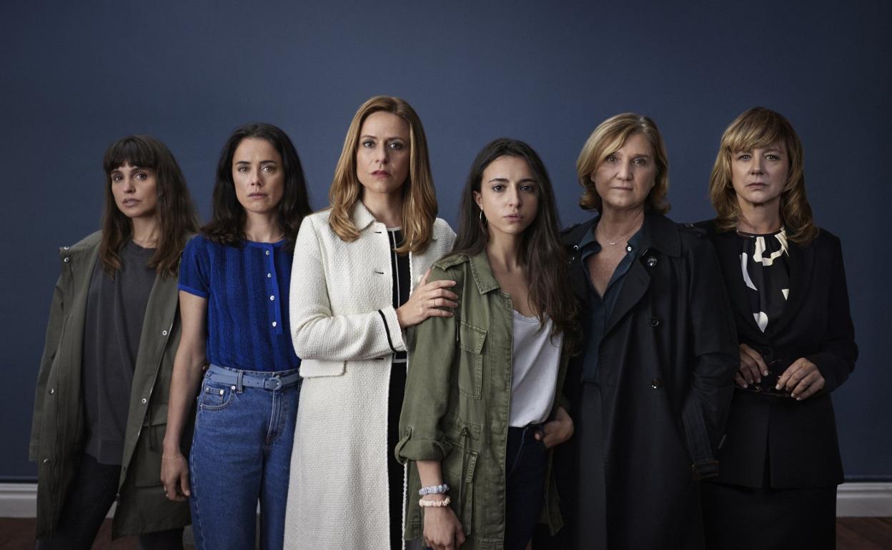 qVerónica Echegui, Patricia López Arnaiz, Itziar Ituño, Yune Nogueiras, Ana Wagener y Emma Suarez. 