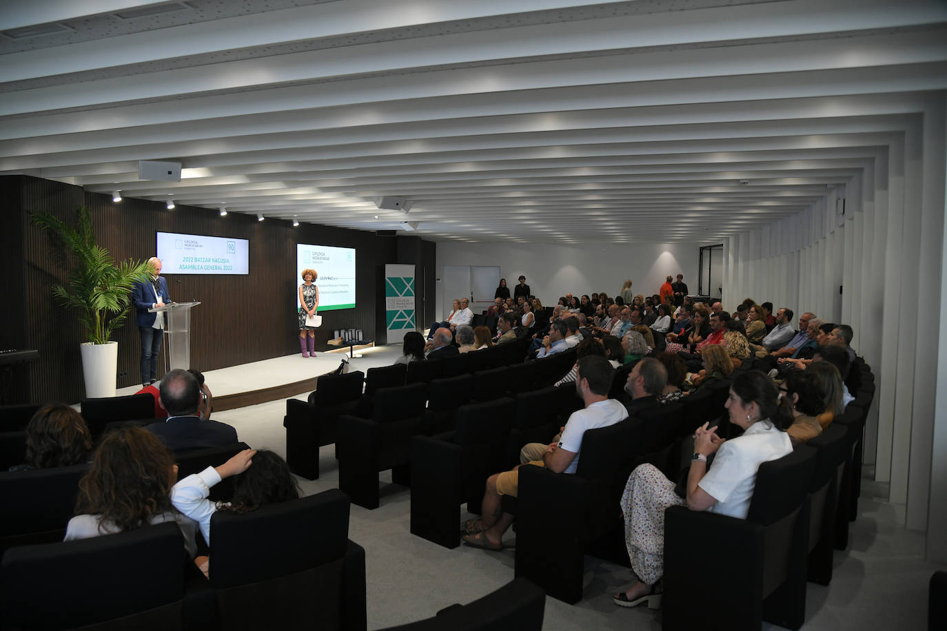 Fotos: La Federación Mercantil pide las instituciones «remar con el comercio en la misma dirección»