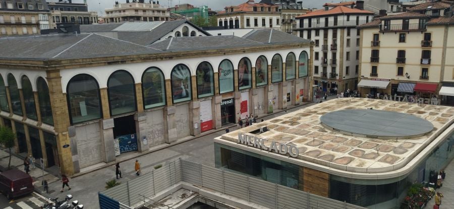 Fotos: Avanza el nuevo mercado de la Bretxa