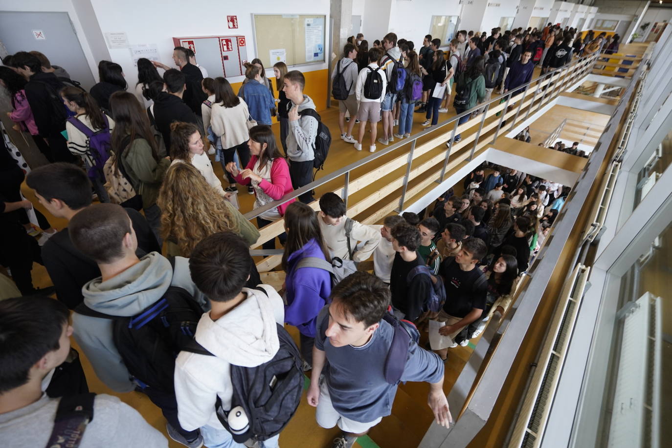 Fotos: 12.767 estudiantes vascos afrontan desde hoy la prueba de Selectividad