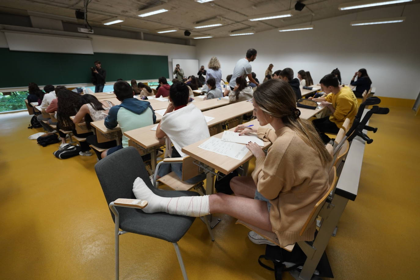 Fotos: 12.767 estudiantes vascos afrontan desde hoy la prueba de Selectividad