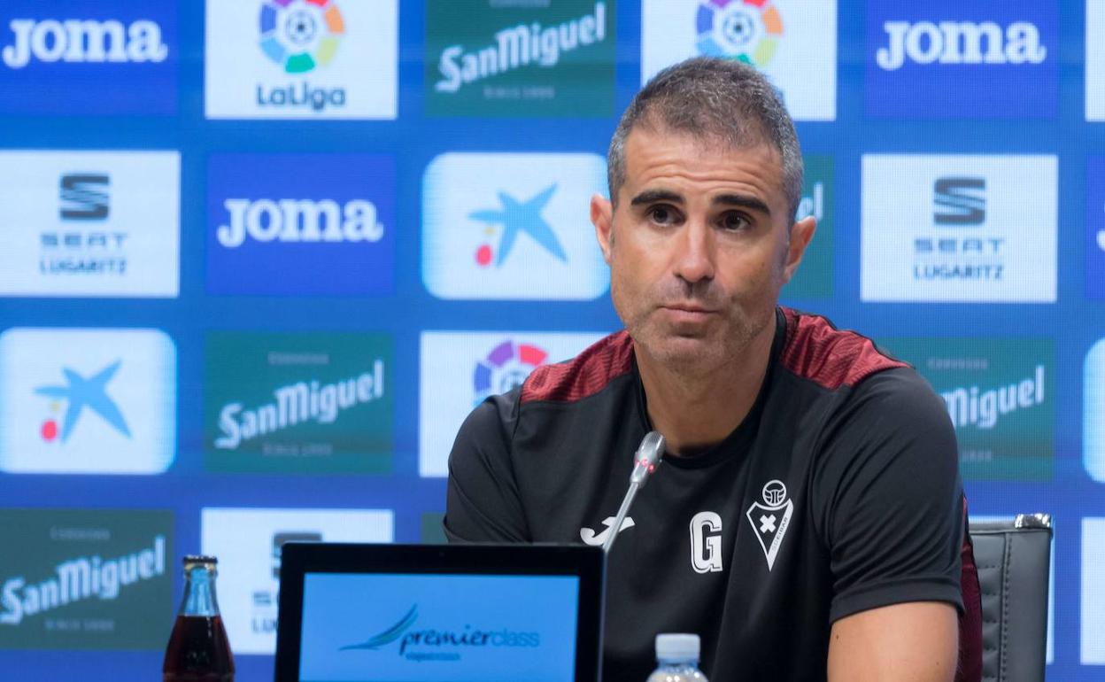 Gaizka Garitano seguirá al frente del banquillo del Eibar. 
