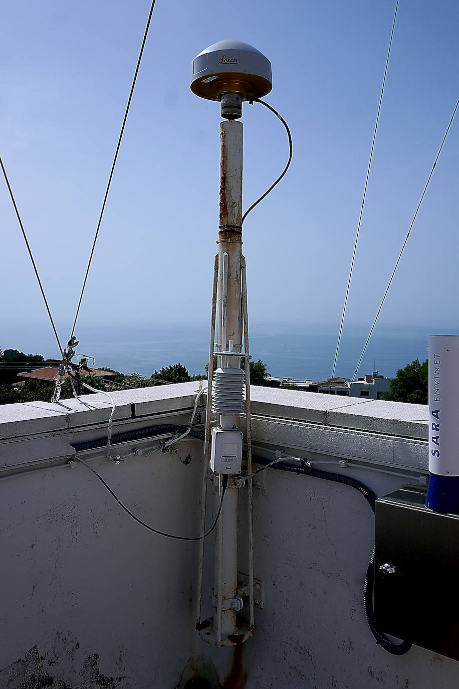 Fotos: A mano cada tres horas: así se mide la temperatura en Igeldo