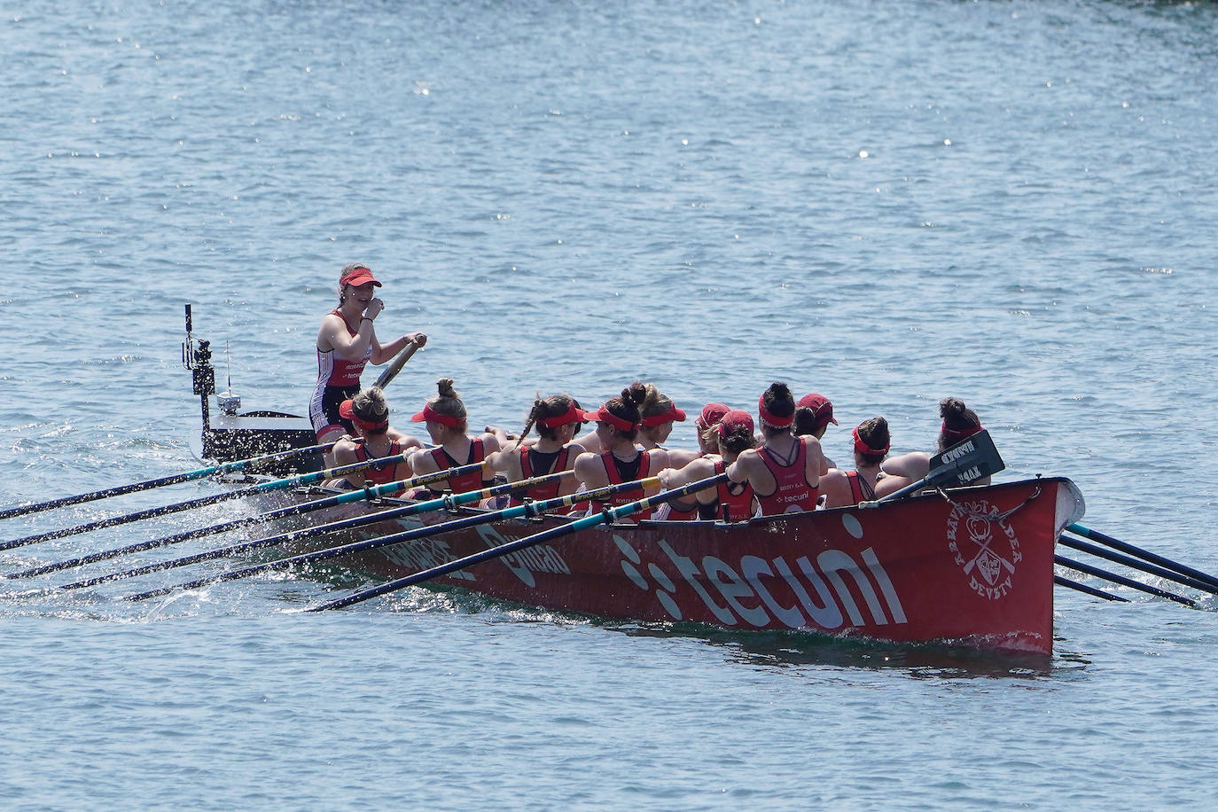 Fotos: Primeras banderas para Arkote y Hondarribia