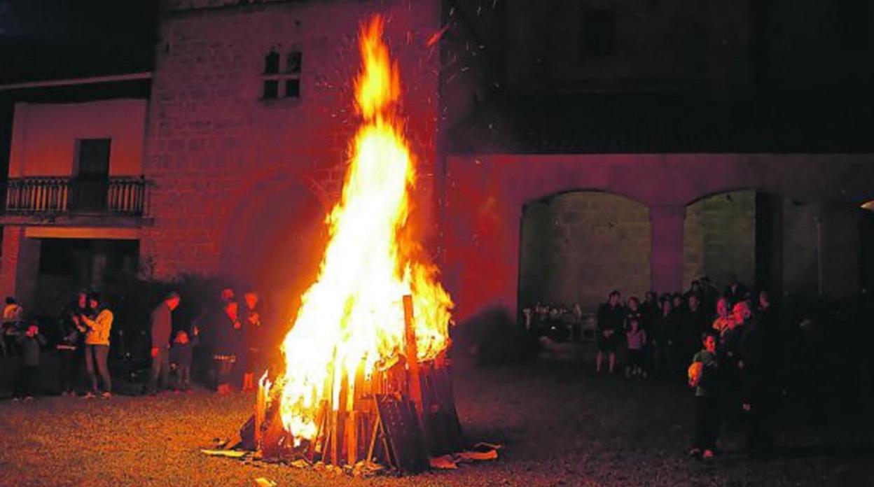 San Joan bezperako suaren festak ospatuko dira aurten berriro ere, bi urteko geldiunearen ondoren. 