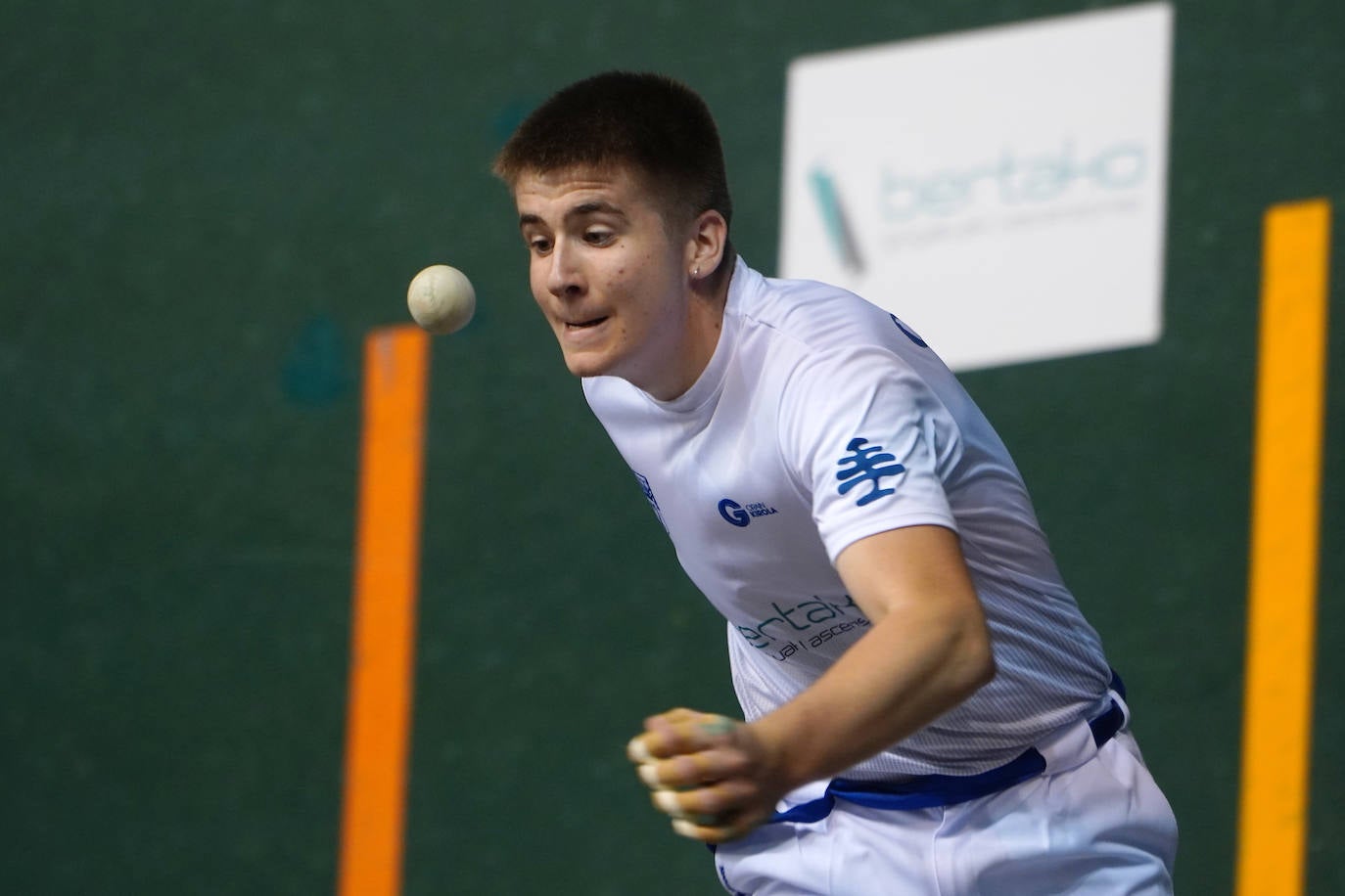 Fotos: Oiartzun pasa por encima de Azpeitia y se lleva el Interpueblos