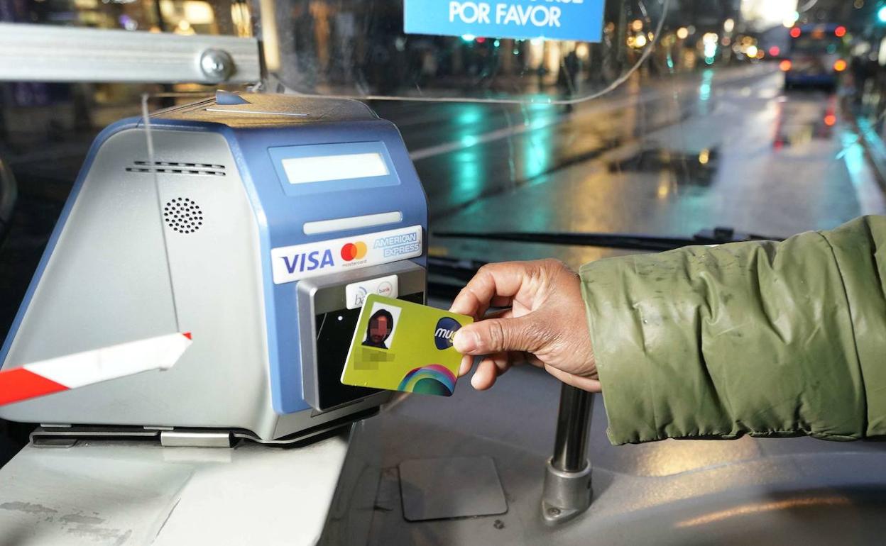 Medidas anticrisis: Una Gipuzkoa sin abono transporte confía en aplicar los descuentos en las tarifas Mugi