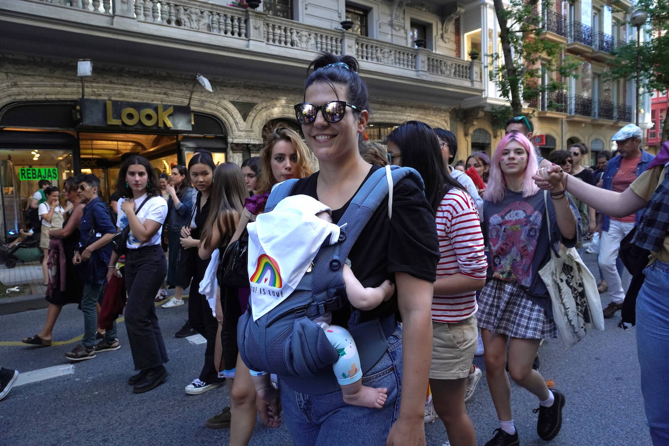 Fotos: Gipuzkoa arcoíris, entre la fiesta y la reivindicación