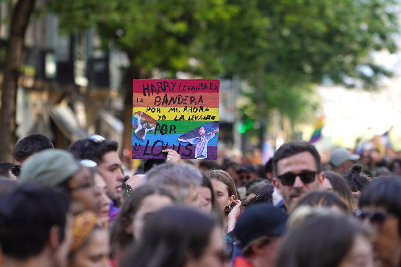 Fotos: Gipuzkoa arcoíris, entre la fiesta y la reivindicación