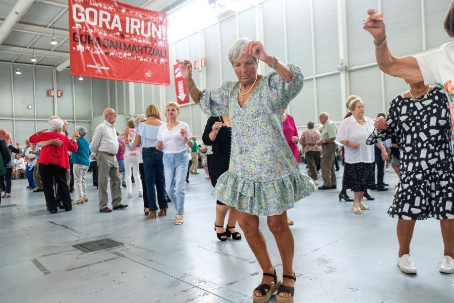 Fotos: Los mayores disfrutan de las fiestas